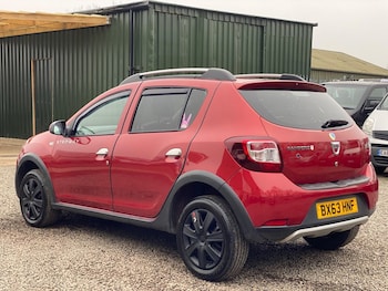 Used Dacia Sandero Stepway 2013 for sale - 77795050: Photo