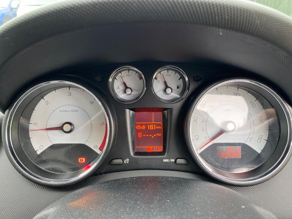 Used Peugeot 308 2013 for sale - 77668978: Photo 8