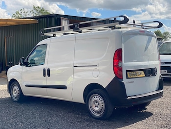 Used Vauxhall Combo 2018 for sale - 79077494: Photo