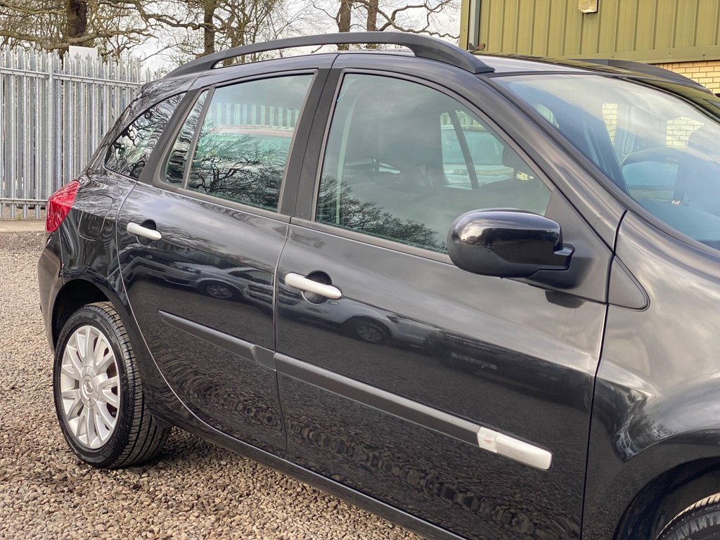 Used Renault Clio 2009 for sale - 78134285: Photo 25