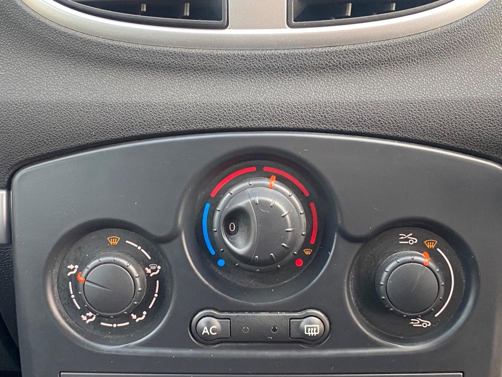 Used Renault Clio 2009 for sale - 78134285: Photo 36