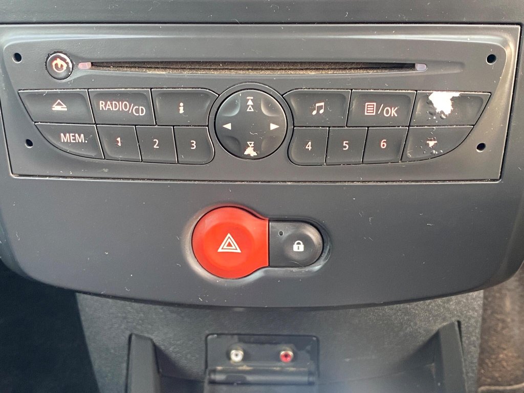 Used Renault Clio 2009 for sale - 78134285: Photo 37