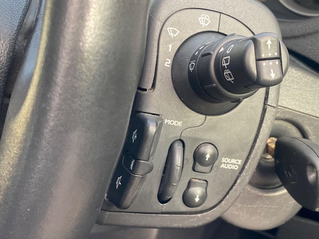 Used Renault Clio 2009 for sale - 78134285: Photo 42