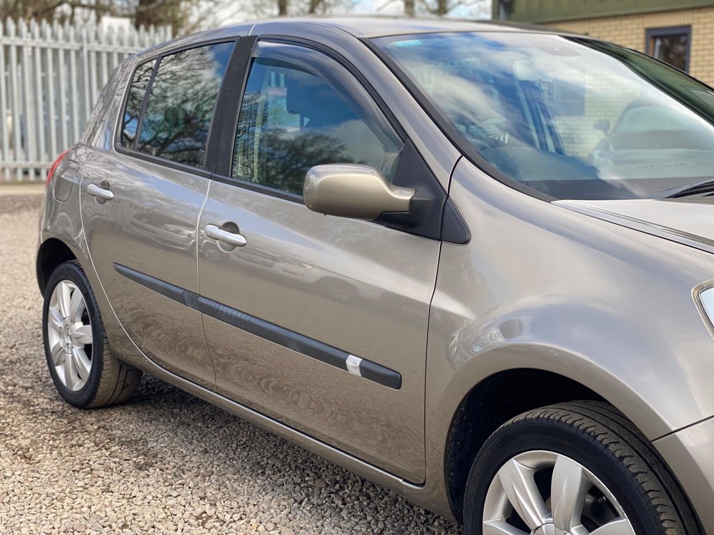 Used Renault Clio 2009 for sale - 78117609: Photo 25