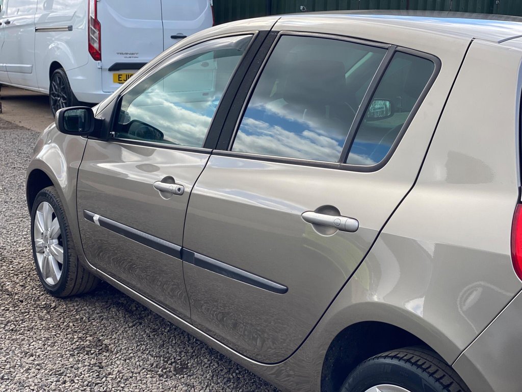 Used Renault Clio 2009 for sale - 78117609: Photo 28