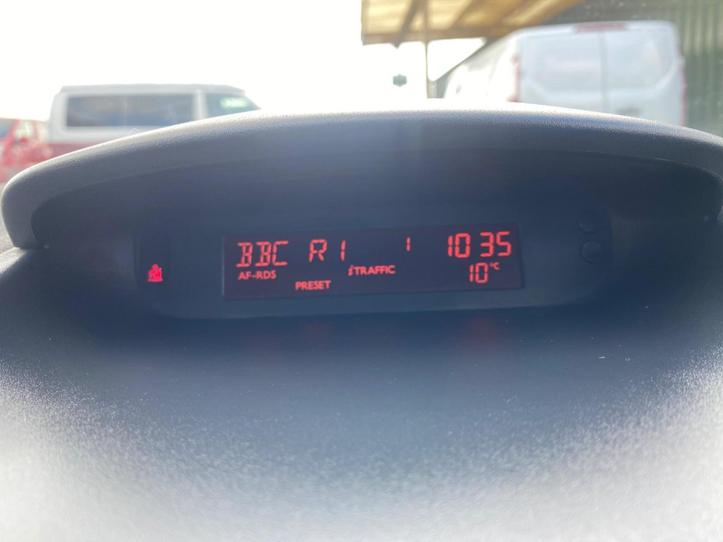 Used Renault Clio 2009 for sale - 78117609: Photo 33