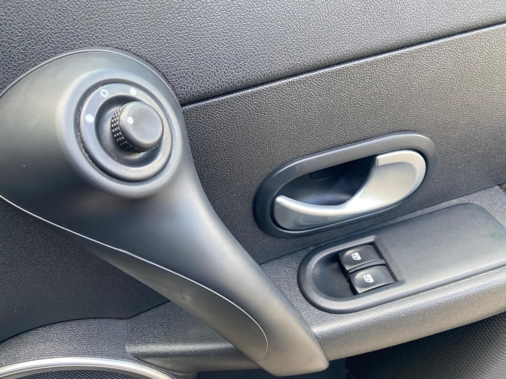 Used Renault Clio 2009 for sale - 78117609: Photo 37