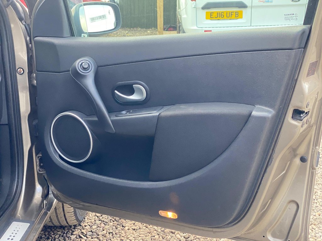 Used Renault Clio 2009 for sale - 78117609: Photo 38