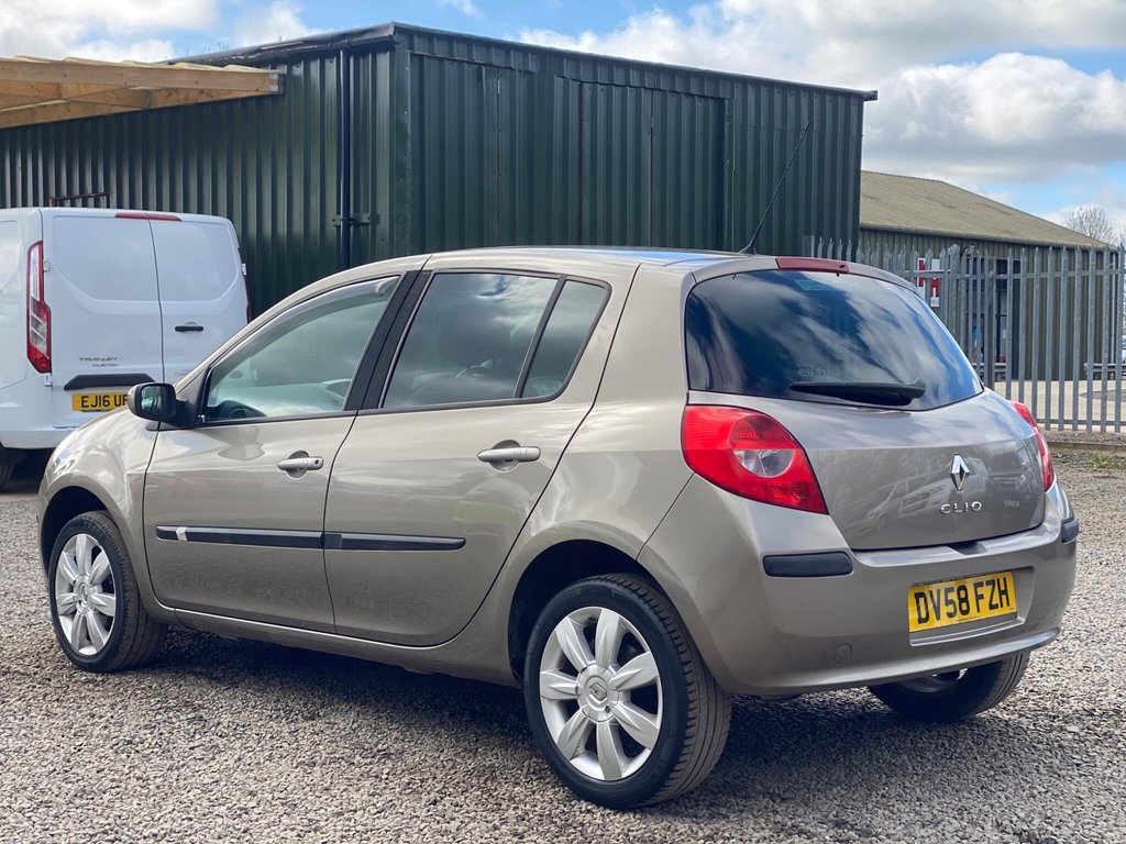 Used Renault Clio 2009 for sale - 78117609: Photo 4