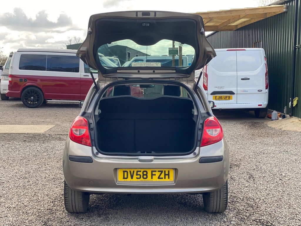 Used Renault Clio 2009 for sale - 78117609: Photo 41