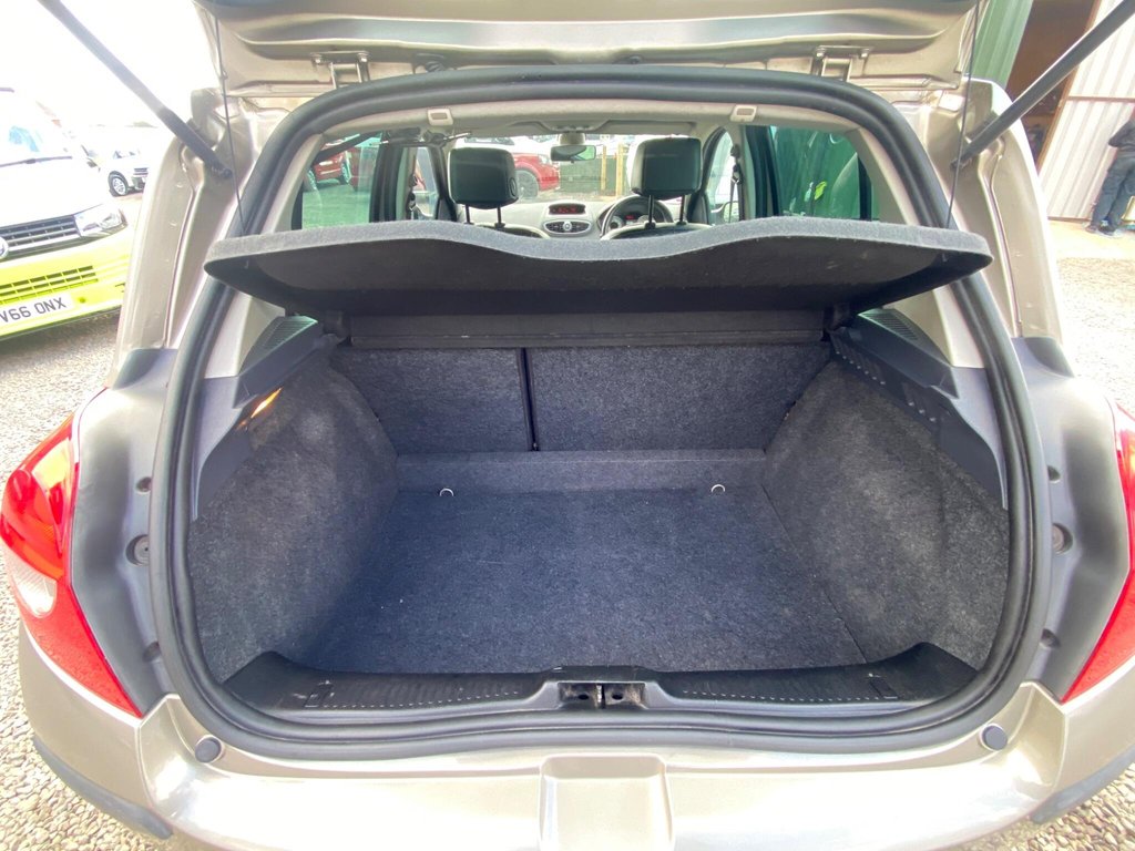 Used Renault Clio 2009 for sale - 78117609: Photo 43