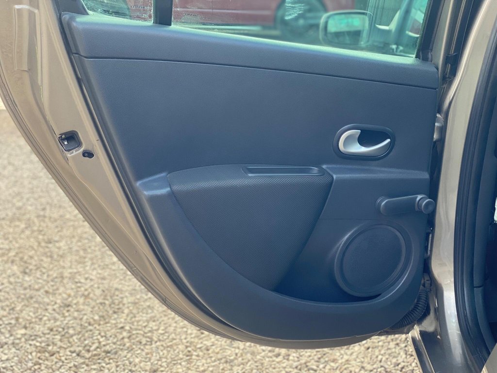 Used Renault Clio 2009 for sale - 78117609: Photo 45