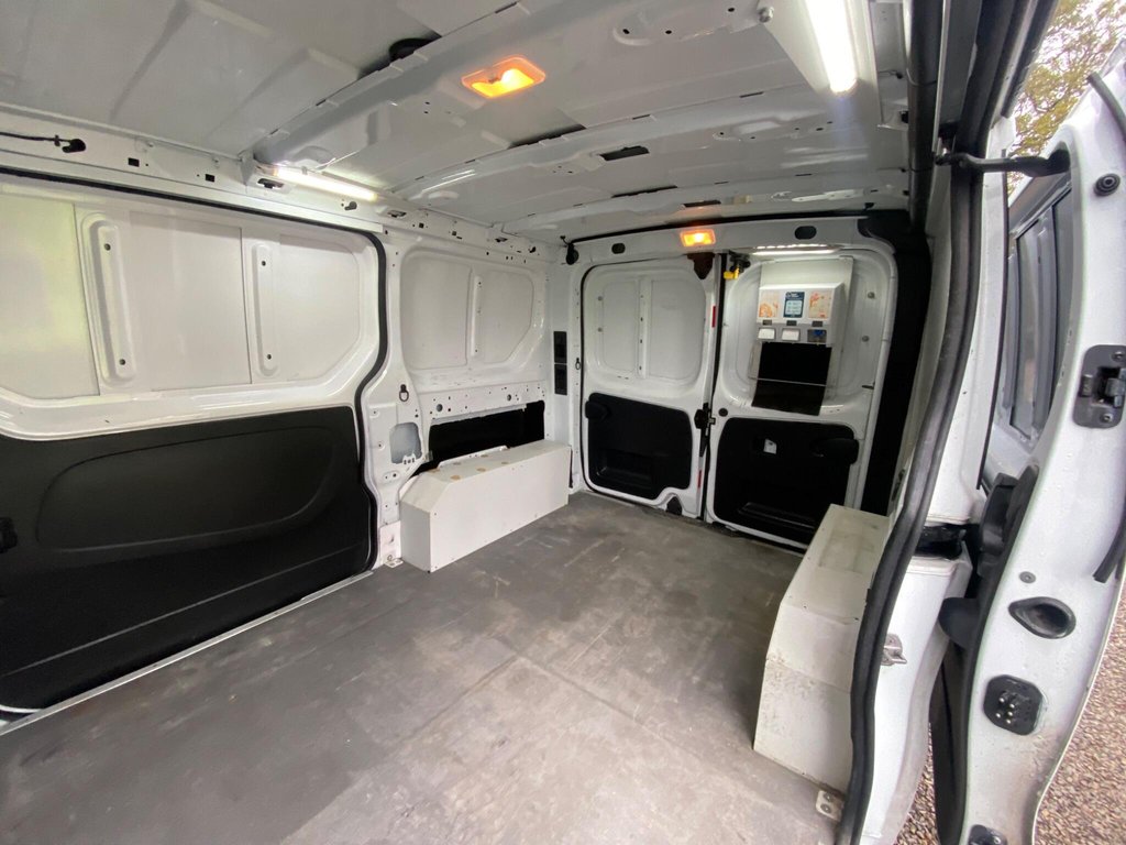 Used Vauxhall Vivaro 2015 for sale - 77593873: Photo 10