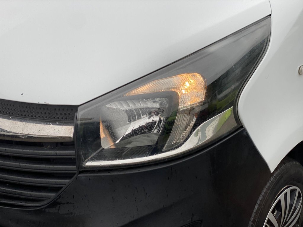 Used Vauxhall Vivaro 2015 for sale - 77593873: Photo 18