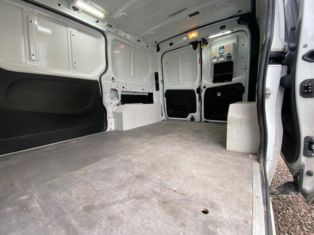 Used Vauxhall Vivaro 2015 for sale - 77593873: Photo 42