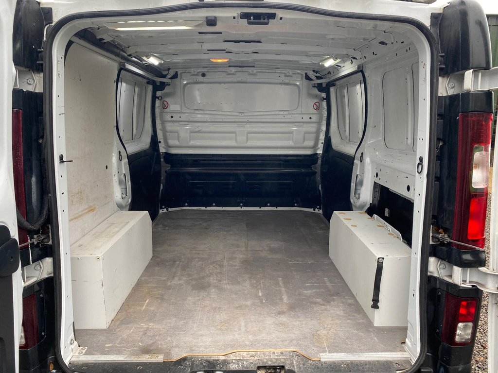 Used Vauxhall Vivaro 2015 for sale - 77593873: Photo 9