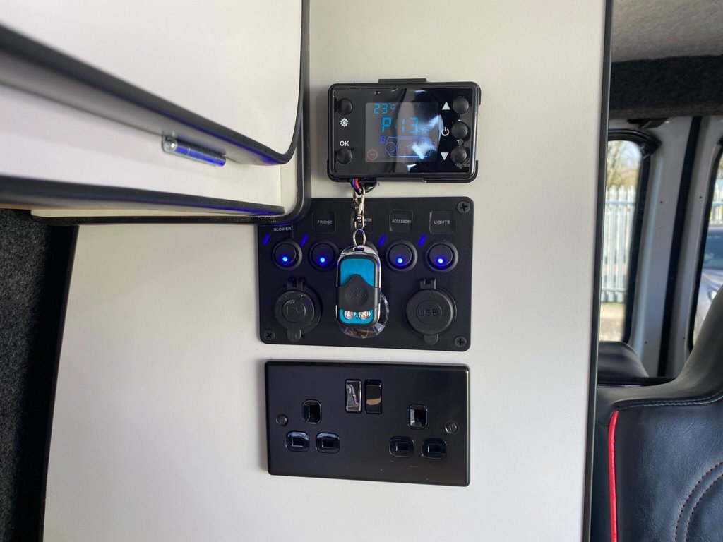 Used Volkswagen Transporter 2011 for sale - 77897611: Photo 23