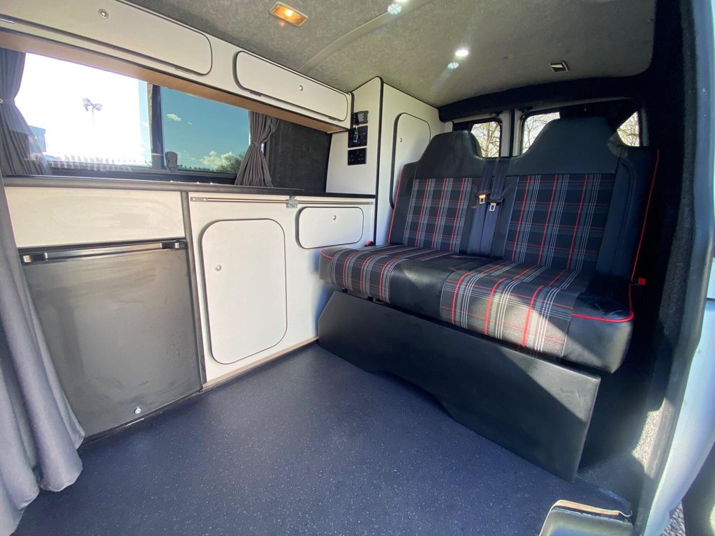 Used Volkswagen Transporter 2011 for sale - 77897611: Photo 3