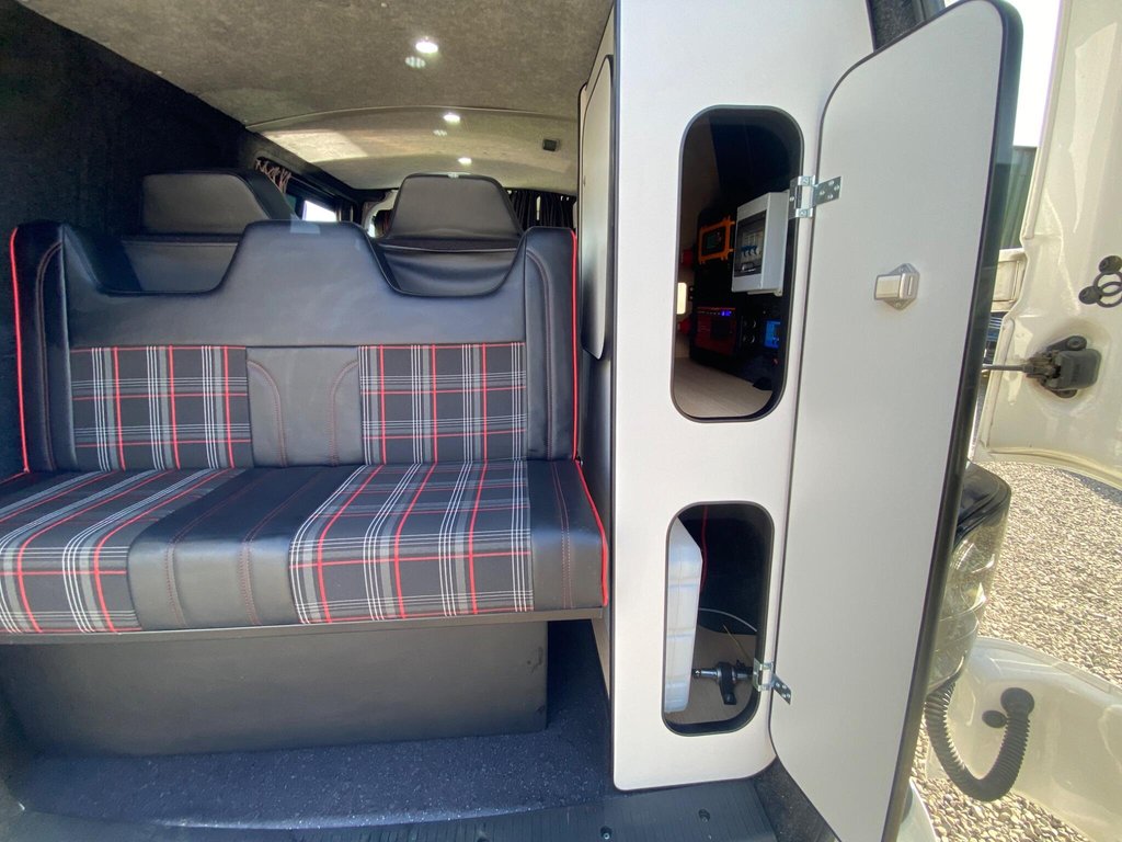 Used Volkswagen Transporter 2011 for sale - 77897611: Photo 44