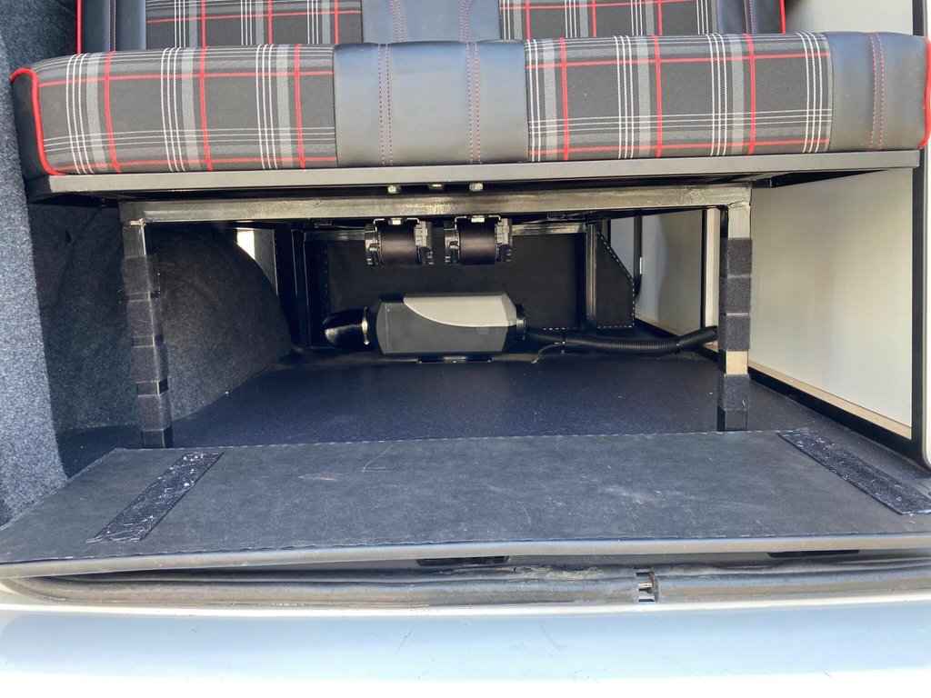 Used Volkswagen Transporter 2011 for sale - 77897611: Photo 45