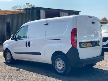 Used Vauxhall Combo 2018 for sale - 79523131: Photo