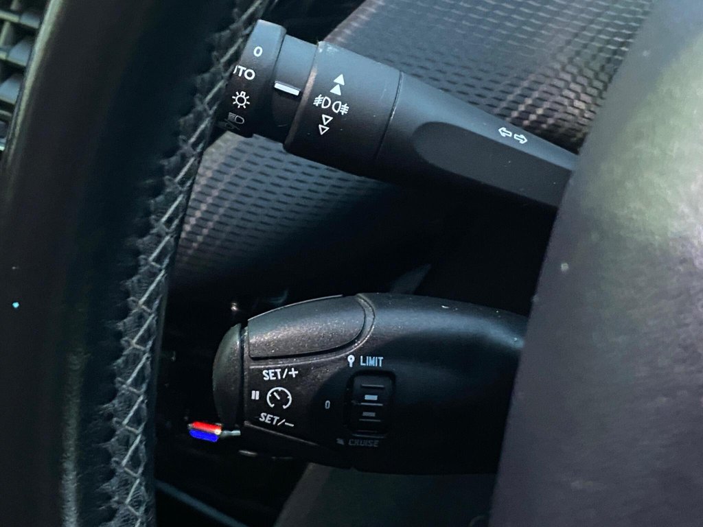 Used Peugeot 2008 2015 for sale - 77236390: Photo 30