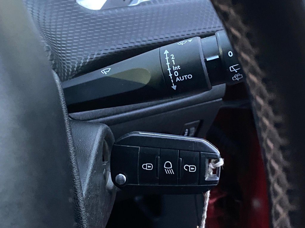 Used Peugeot 2008 2015 for sale - 77236390: Photo 33