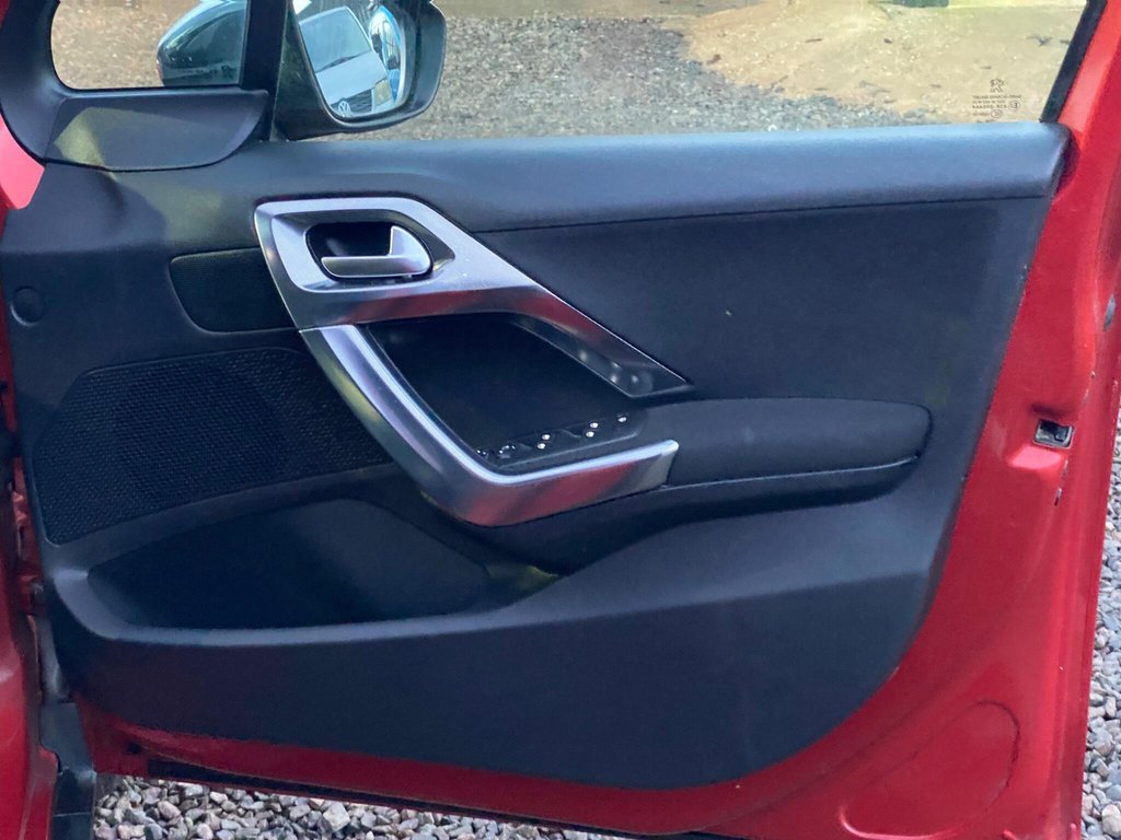 Used Peugeot 2008 2015 for sale - 77236390: Photo 34