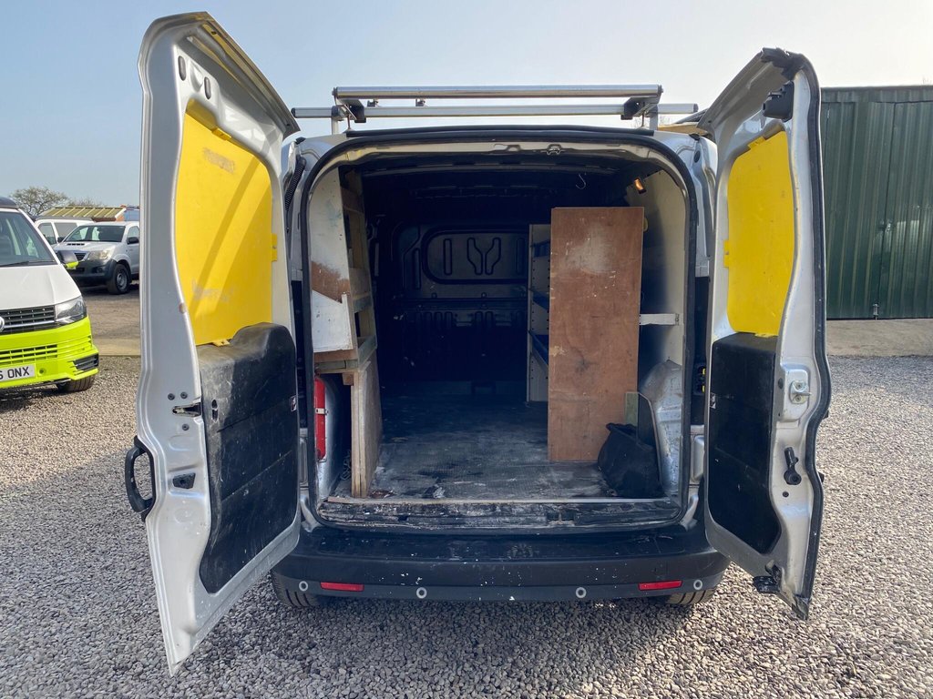 Used Vauxhall Combo 2018 for sale - 77780727: Photo 9