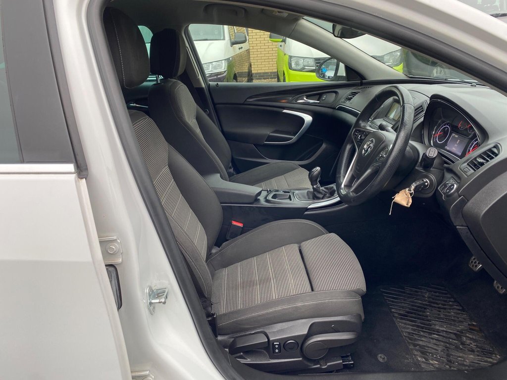 Used Vauxhall Insignia 2015 for sale - 77547082: Photo 31