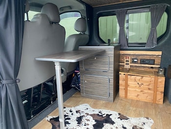 Used Vauxhall Vivaro 2011 for sale - 77280750: Photo