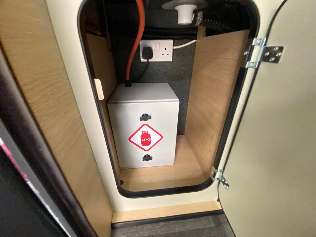 Used Vauxhall Vivaro 2017 for sale - 77710898: Photo 16