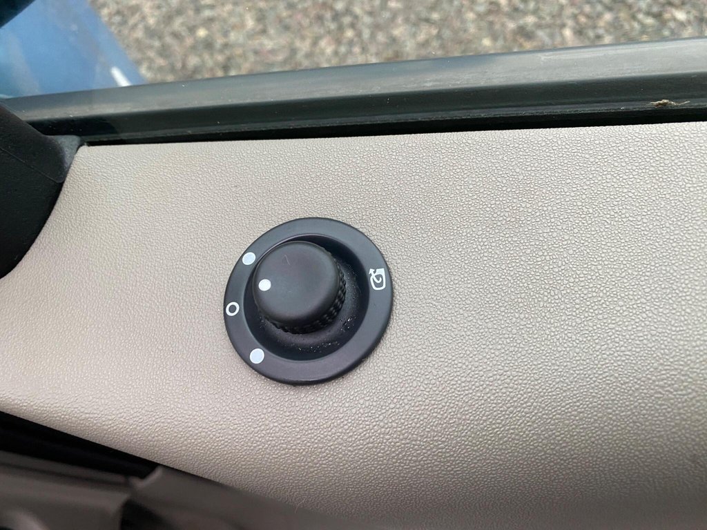 Used Renault Megane 2005 for sale - 77288358: Photo 40