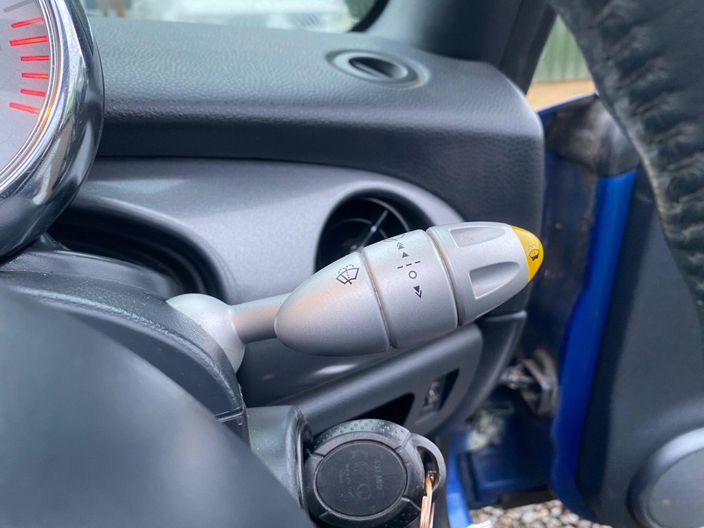 Used MINI Convertible 2006 for sale - 77470523: Photo 41