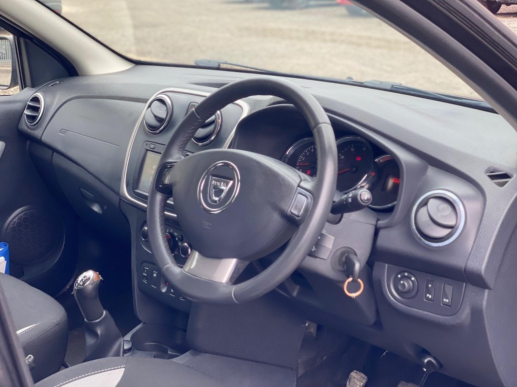 Used Dacia Sandero Stepway 2016 for sale - 78102746: Photo 31