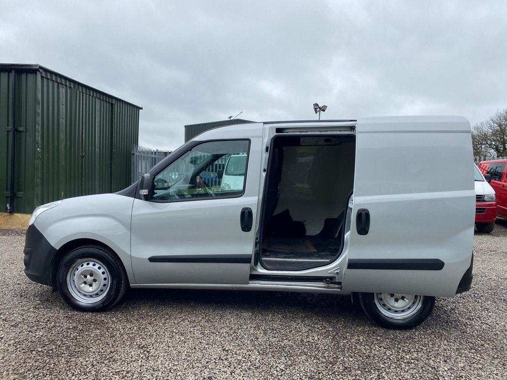 Used Vauxhall Combo 2018 for sale - 77631685: Photo 14