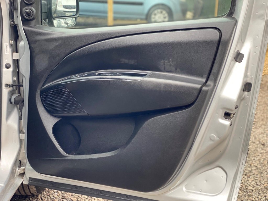 Used Vauxhall Combo 2018 for sale - 77631685: Photo 40
