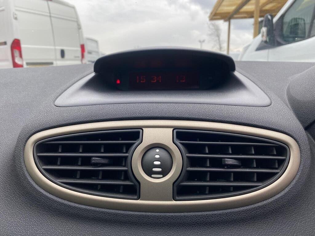 Used Renault Clio 2007 for sale - 76445817: Photo 28