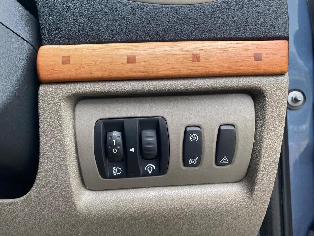 Used Renault Clio 2007 for sale - 76445817: Photo 32