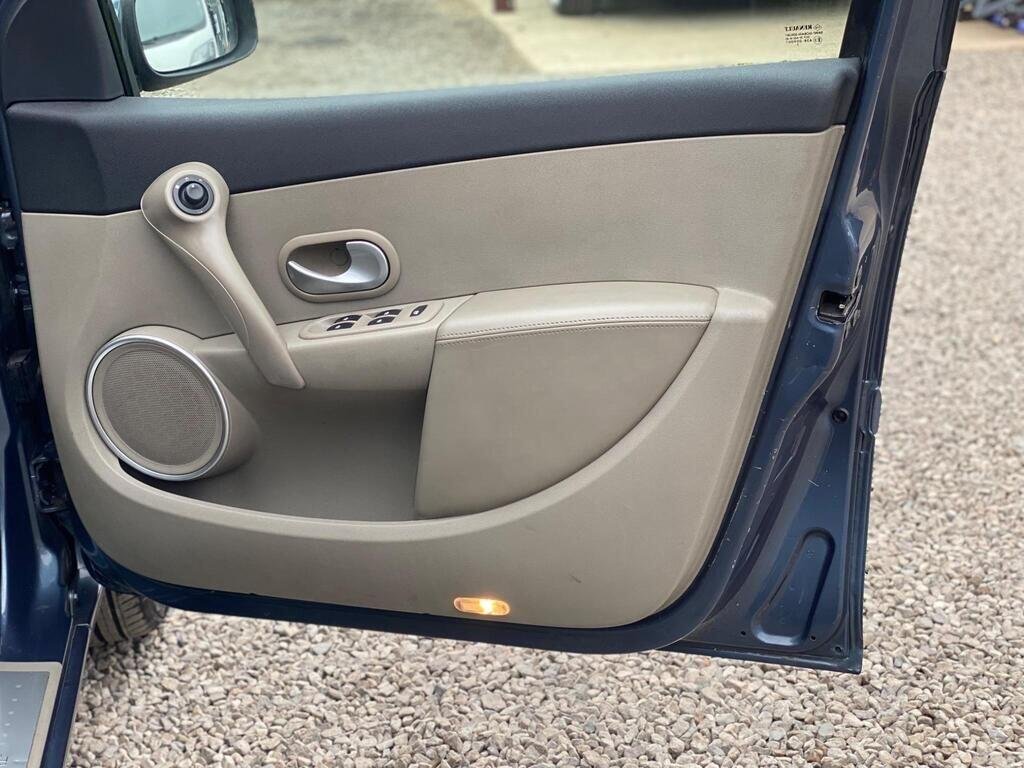 Used Renault Clio 2007 for sale - 76445817: Photo 34