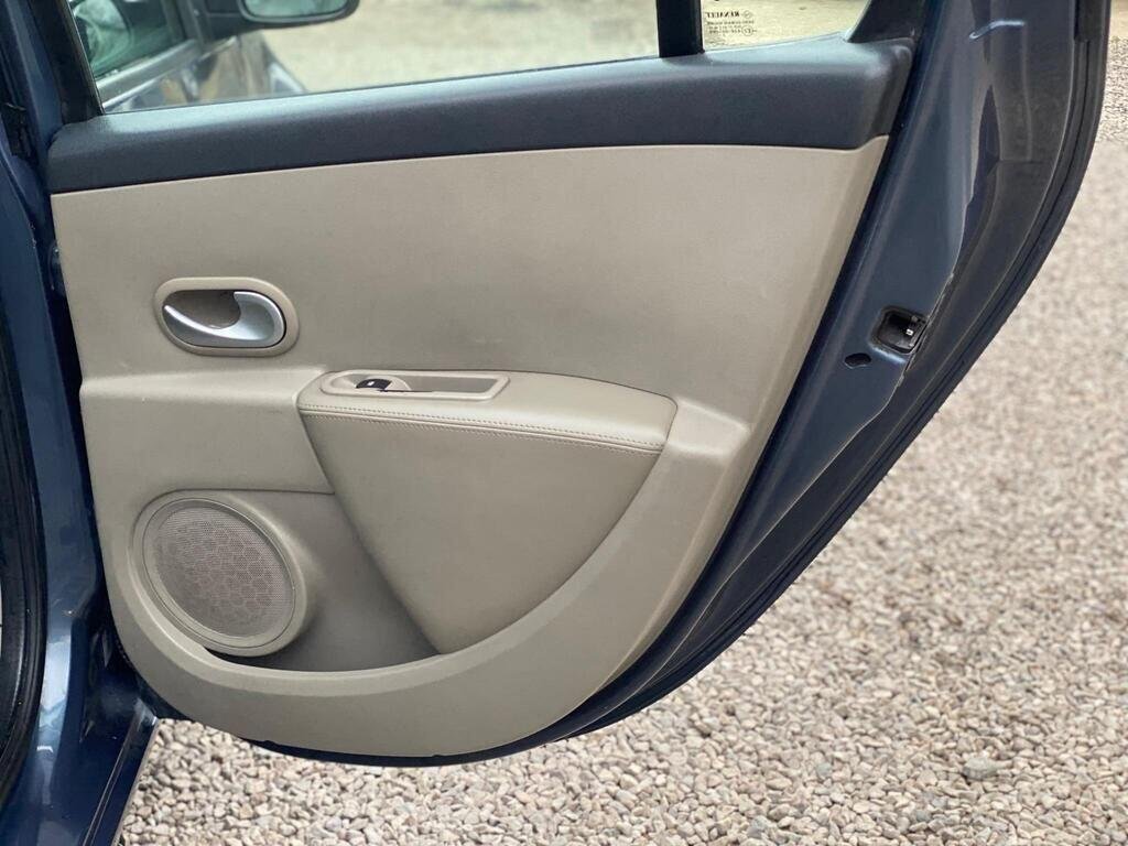 Used Renault Clio 2007 for sale - 76445817: Photo 39