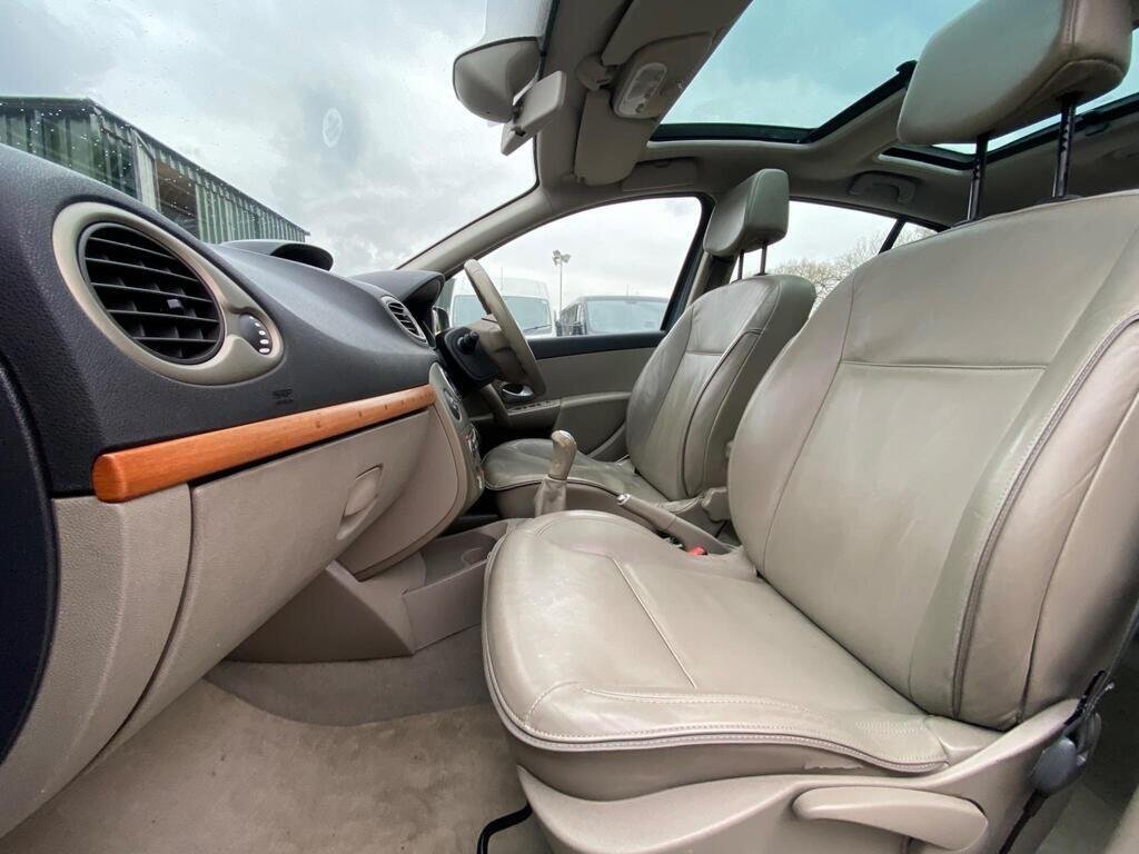 Used Renault Clio 2007 for sale - 76445817: Photo 48