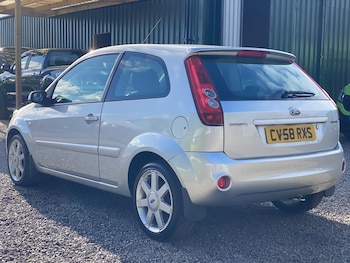 Used Ford Fiesta 2008 for sale - 76439005: Photo