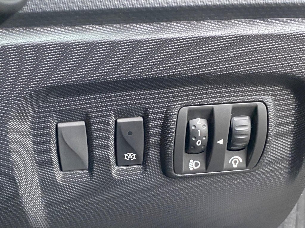 Used Renault Captur 2013 for sale - 77470503: Photo 41