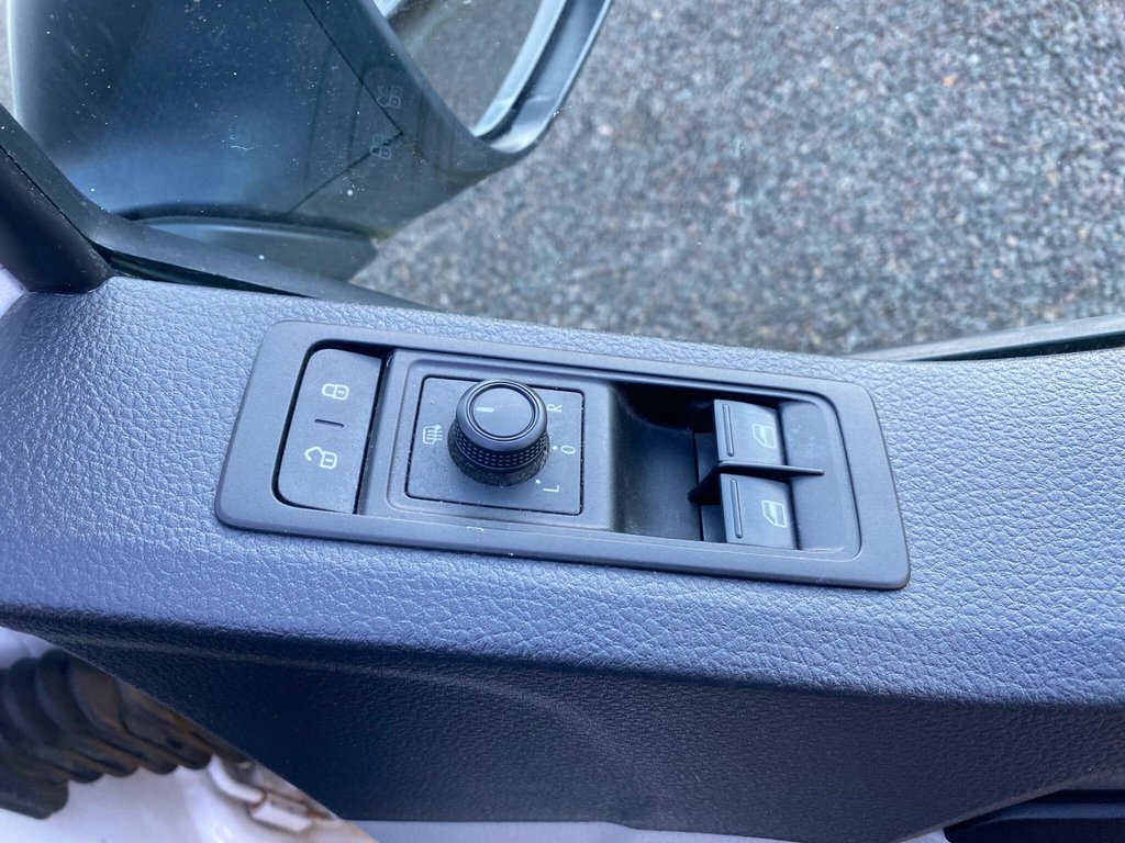 Used Volkswagen Transporter 2016 for sale - 77080575: Photo 42