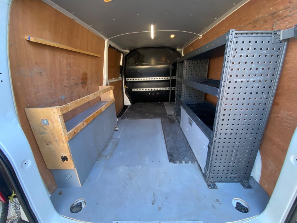 Used Volkswagen Transporter 2016 for sale - 77080575: Photo 46