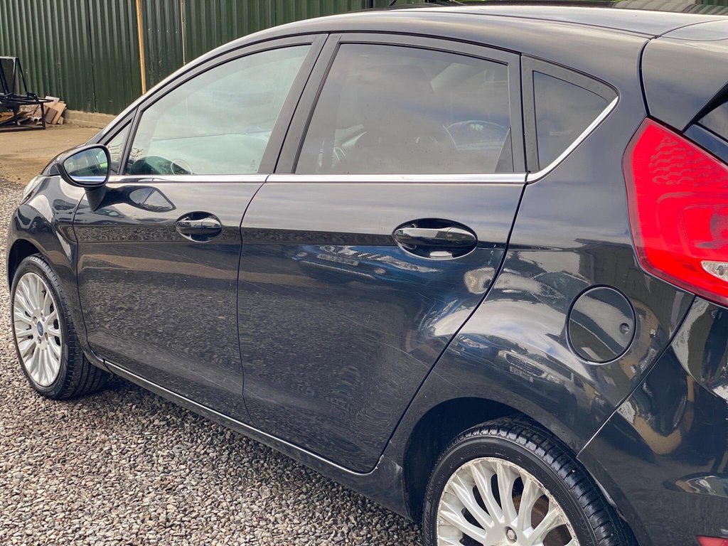 Used Ford Fiesta 2011 for sale - 76327886: Photo 24