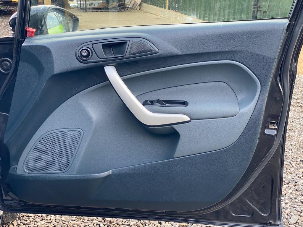 Used Ford Fiesta 2011 for sale - 76327886: Photo 37