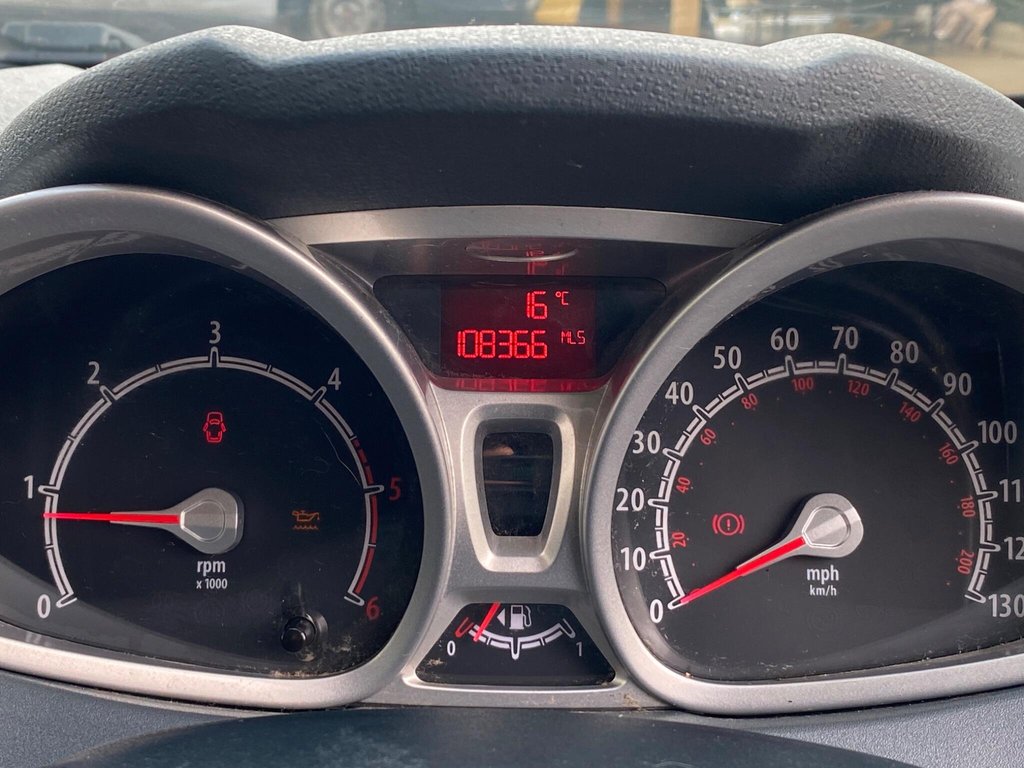 Used Ford Fiesta 2011 for sale - 76327886: Photo 9