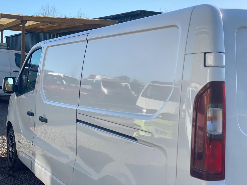 Used Vauxhall Vivaro 2015 for sale - 77920065: Photo 29